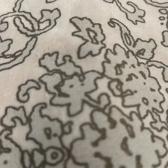 Table Runner - Picture 3 of 6